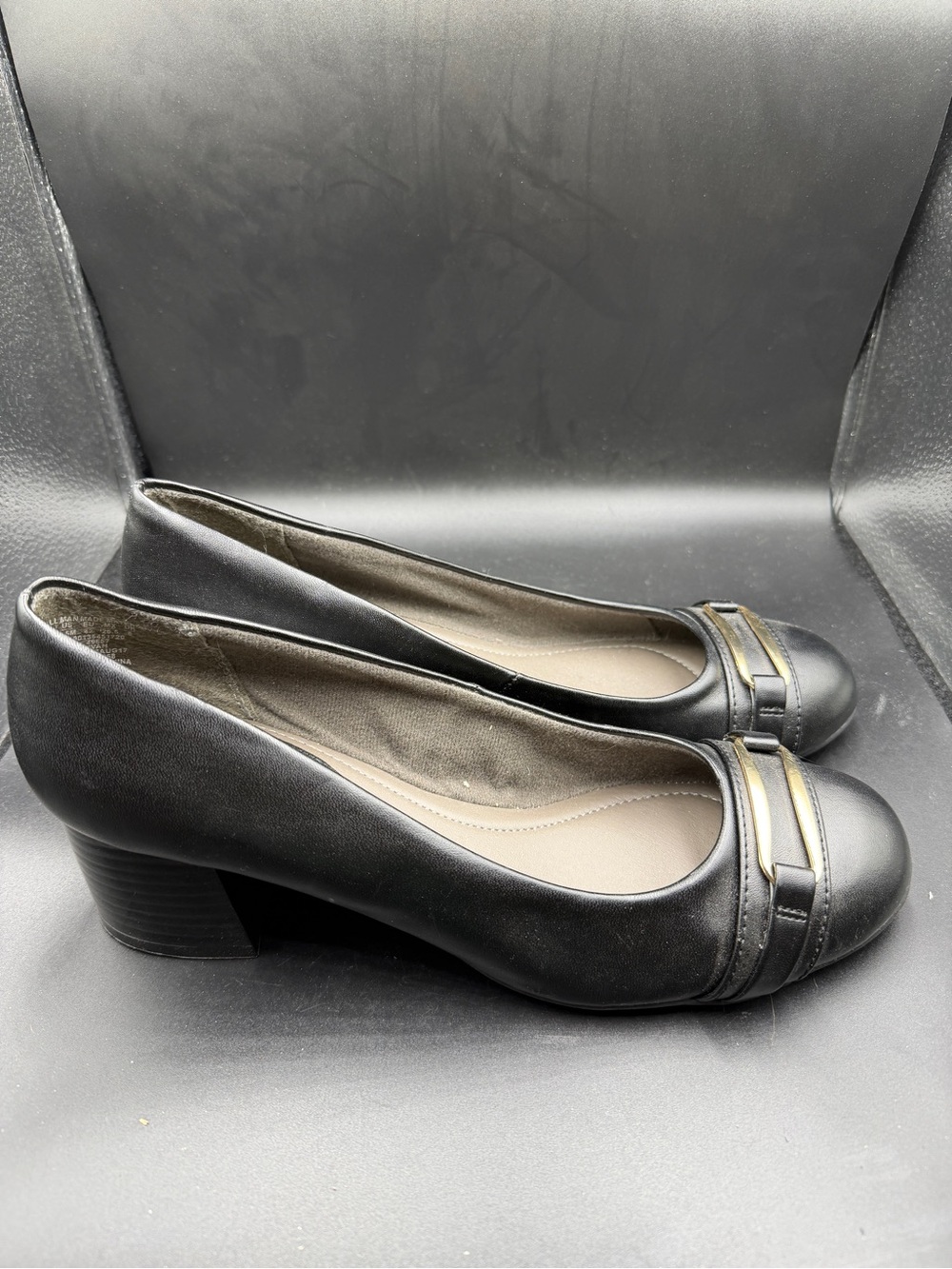 I love comfort Classic Black Low Heel Women's Pumps
